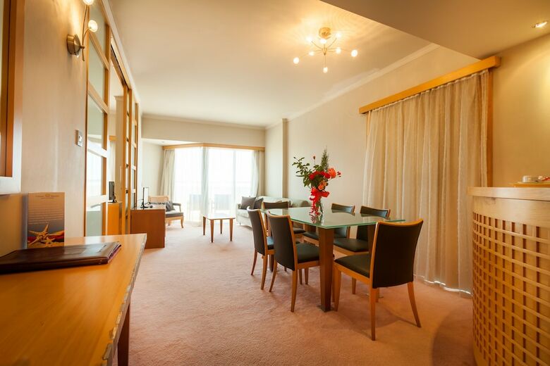 Crown Resorts Horizon Hotel