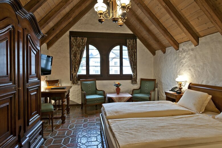 Schloss-hotel ? Swiss-chalet Merlischachen