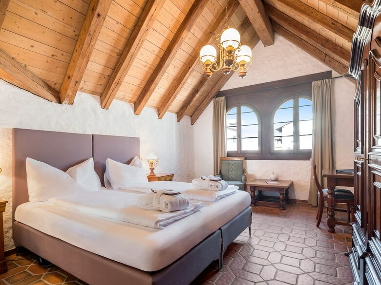 Schloss-hotel ? Swiss-chalet Merlischachen