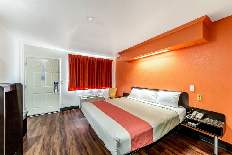 Motel 6 San Antonio, Tx - Splashtown