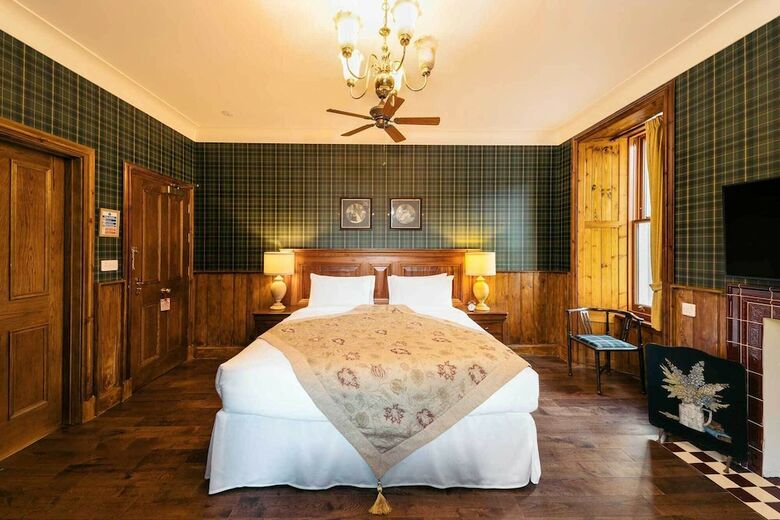 Hotel The Whispering Pine Lodge