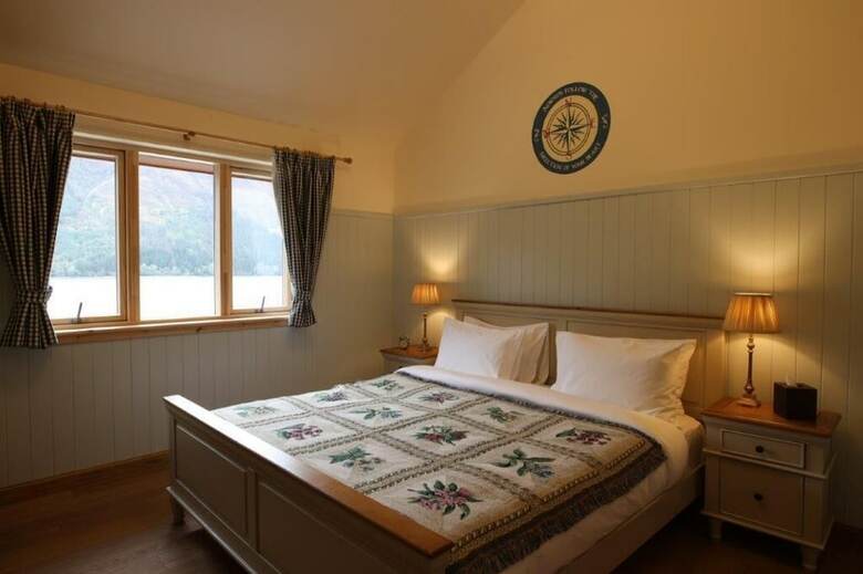 Hotel The Whispering Pine Lodge