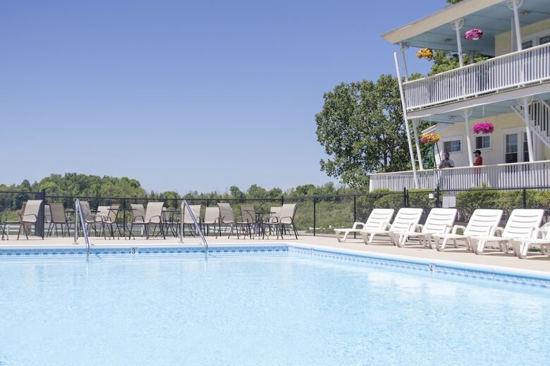 Hotel Sun N Sand Resort