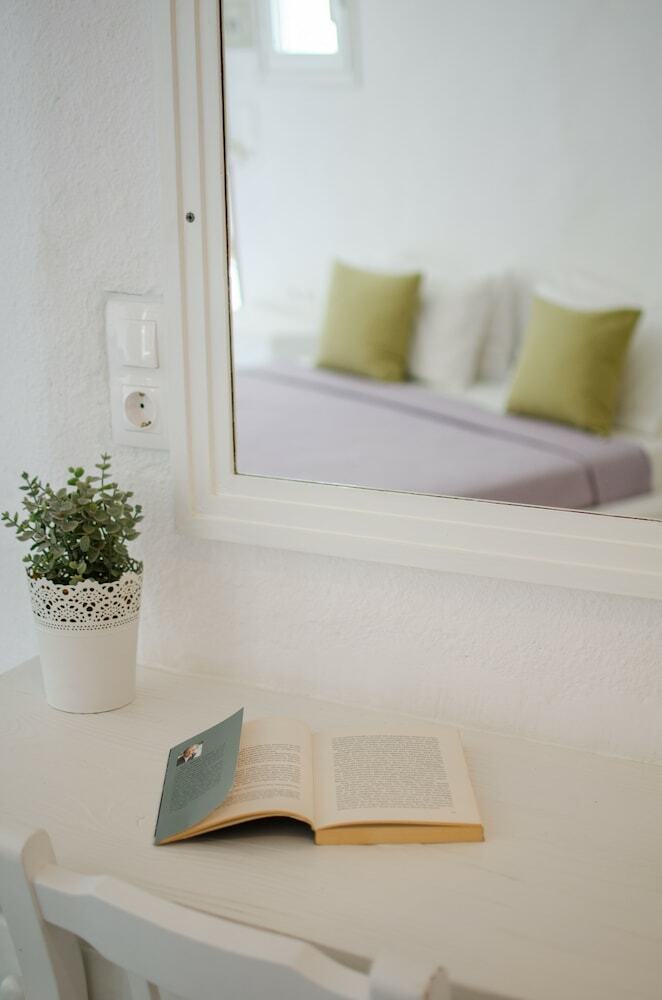 George & Irene Hotel