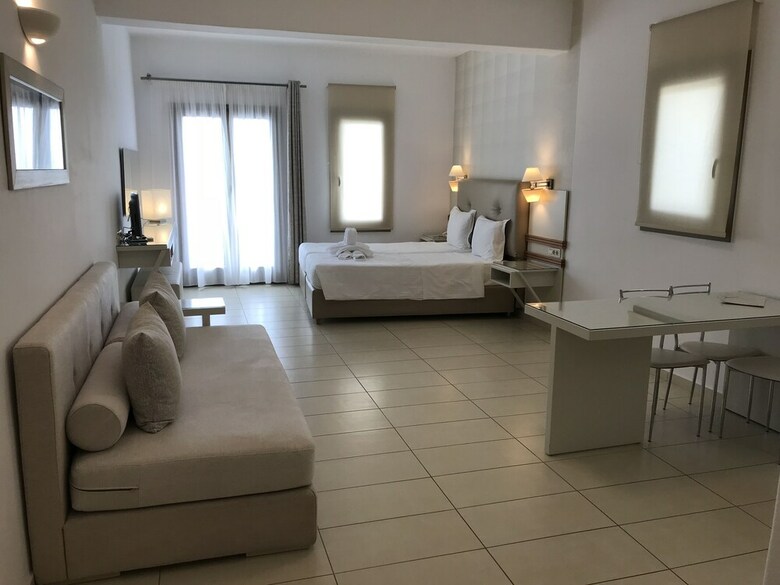 Aparthotel Lithos By Spyros & Flora