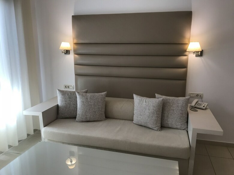 Aparthotel Lithos By Spyros & Flora