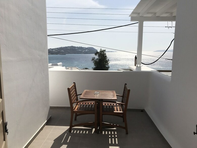Aparthotel Lithos By Spyros & Flora