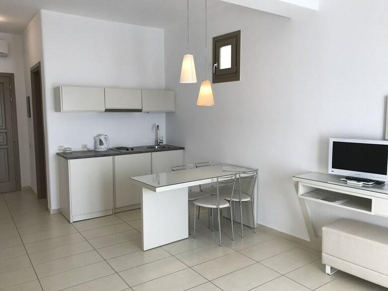 Aparthotel Lithos By Spyros & Flora
