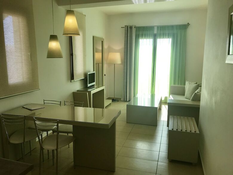 Aparthotel Lithos By Spyros & Flora