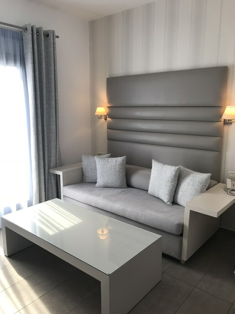 Aparthotel Lithos By Spyros & Flora