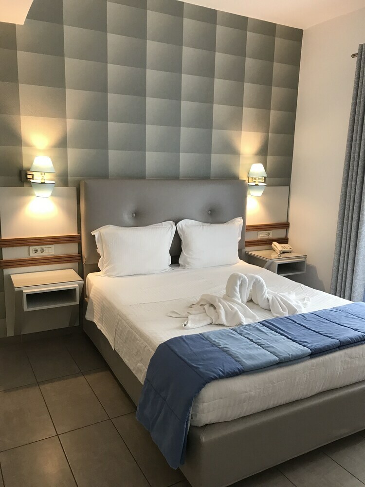 Aparthotel Lithos By Spyros & Flora