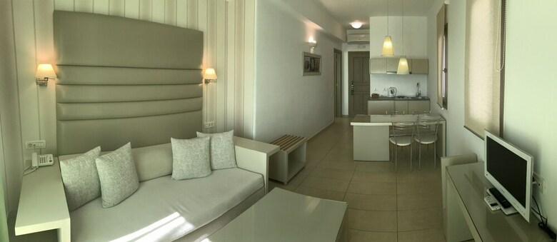 Aparthotel Lithos By Spyros & Flora