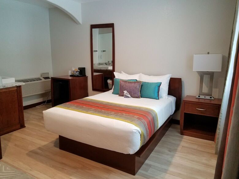 Hotel Shoshone Inn