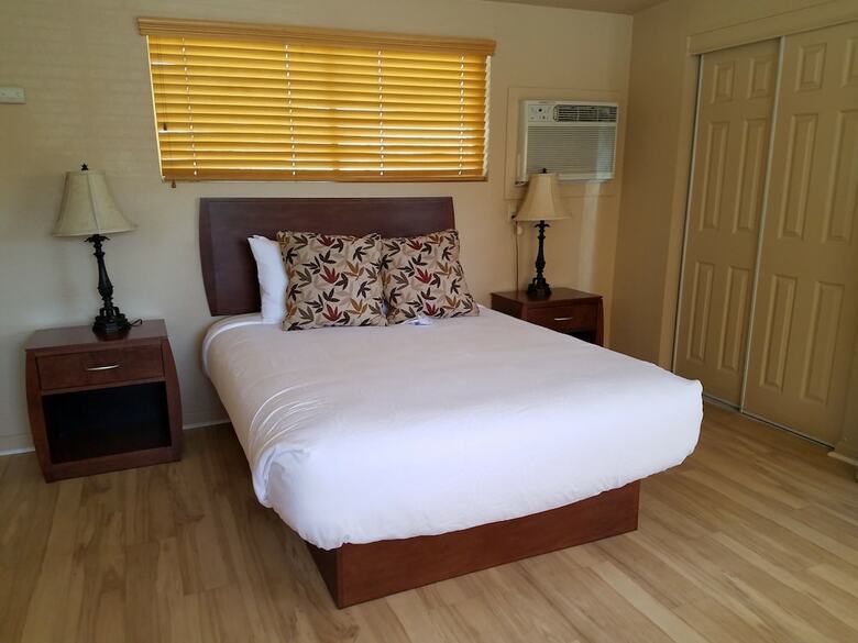 Hotel Shoshone Inn