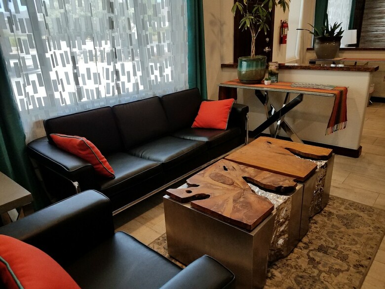 Hotel Shoshone Inn