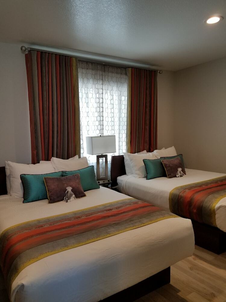 Hotel Shoshone Inn