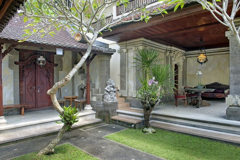 Hotel Teja Homestay