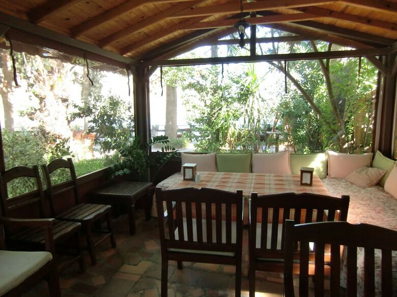 Happy Caretta Hotel