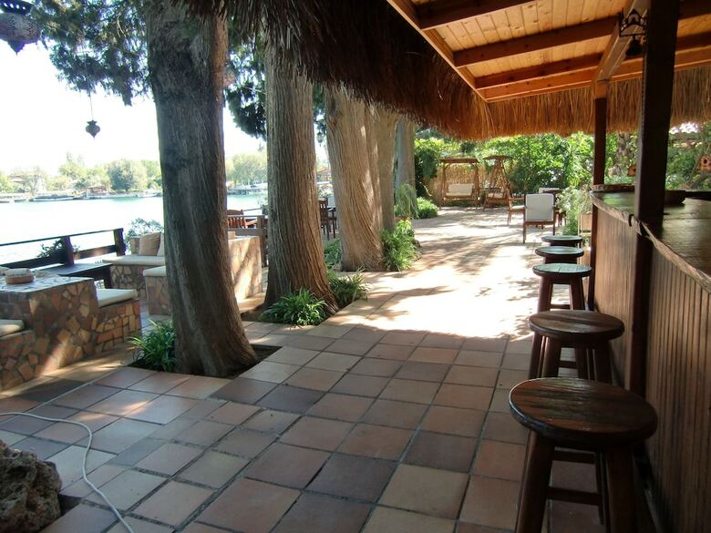 Happy Caretta Hotel