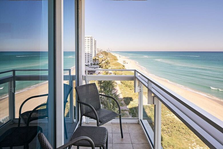 Hotel Carillon Miami Wellness Resort