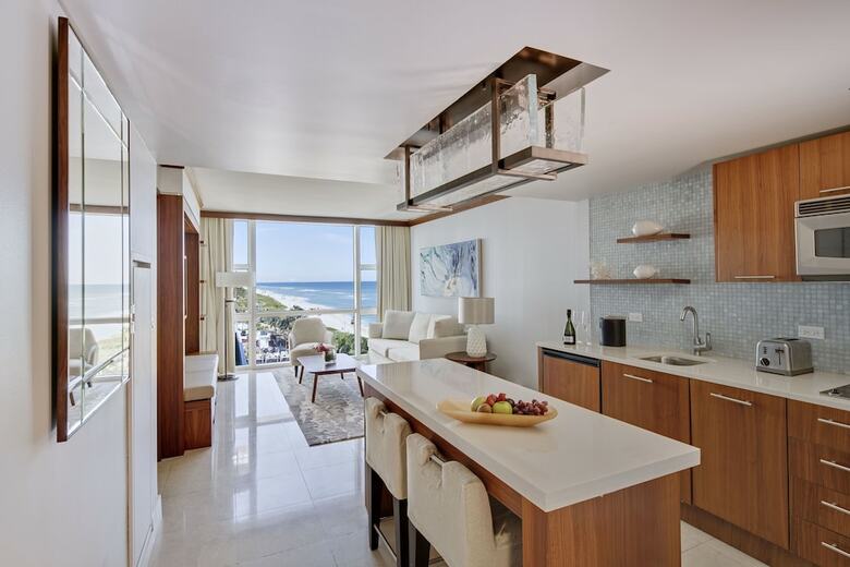 Hotel Carillon Miami Wellness Resort