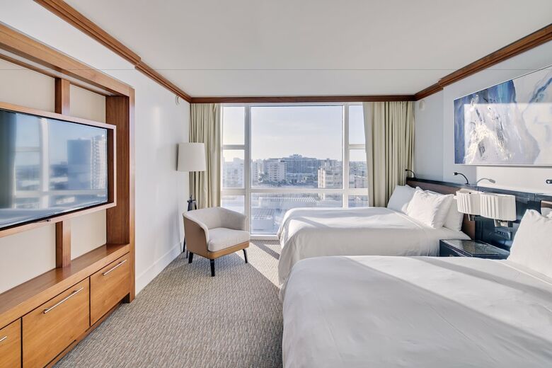 Hotel Carillon Miami Wellness Resort