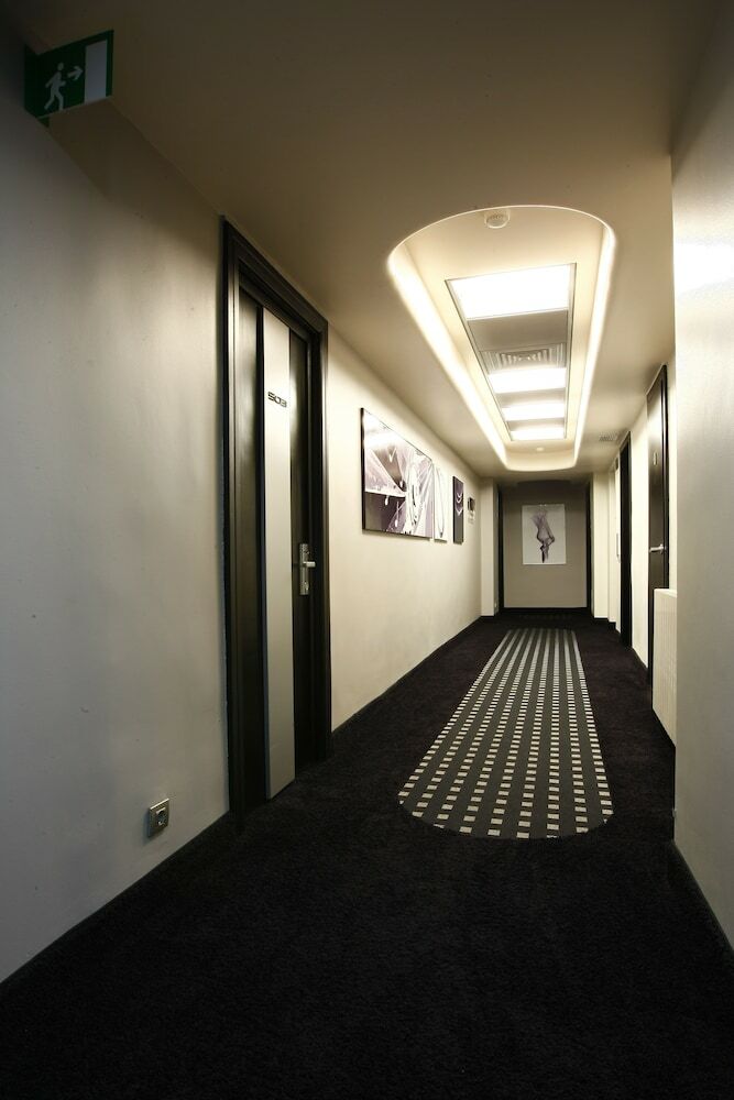 Central Hotel By Zeus International