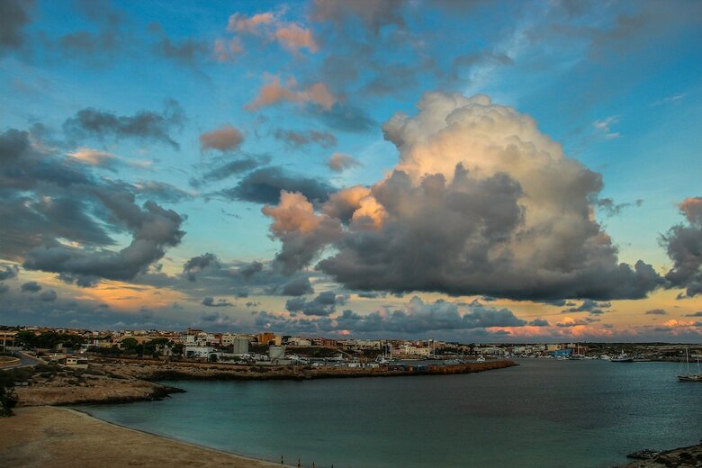 Hotel Il Faro Della Guitgia