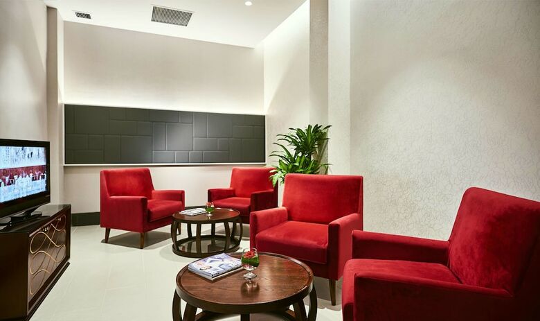 Windsor Plaza Hotel