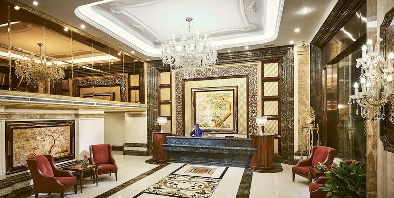 Windsor Plaza Hotel