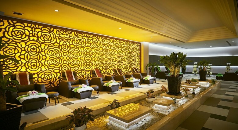Windsor Plaza Hotel