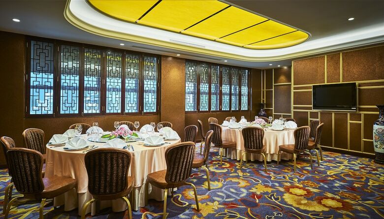 Windsor Plaza Hotel