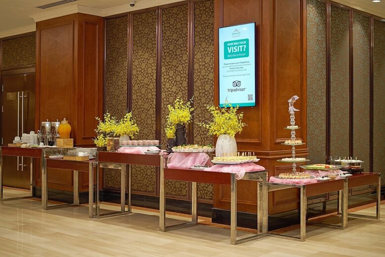 Windsor Plaza Hotel