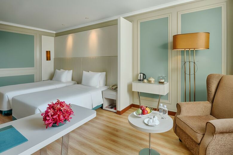 Windsor Plaza Hotel