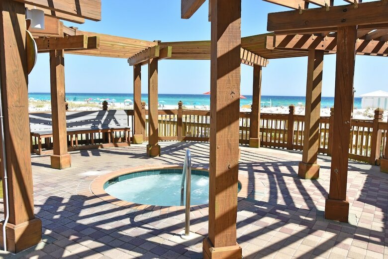 The Terrace At Pelican Beach