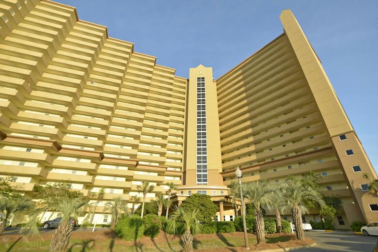 Pelican Beach Resort & Conference Center