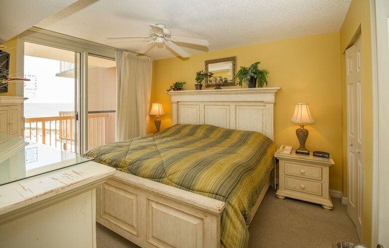 Pelican Beach Resort & Conference Center