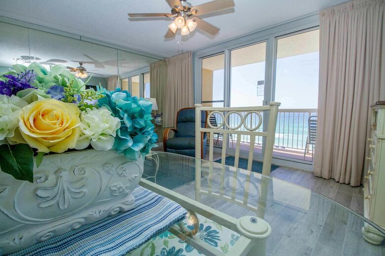 Pelican Beach Resort & Conference Center
