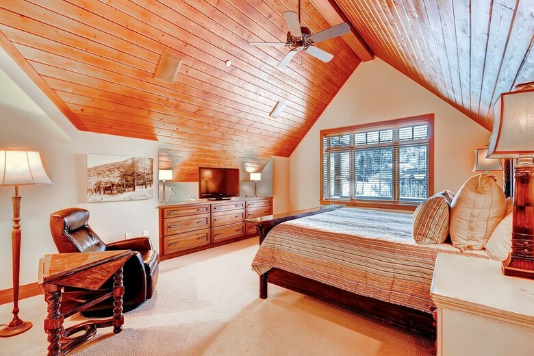 Bachelor Gulch Village
