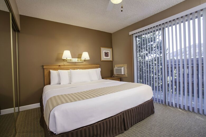 Legacy Vacation Resorts - Steamboat Suites