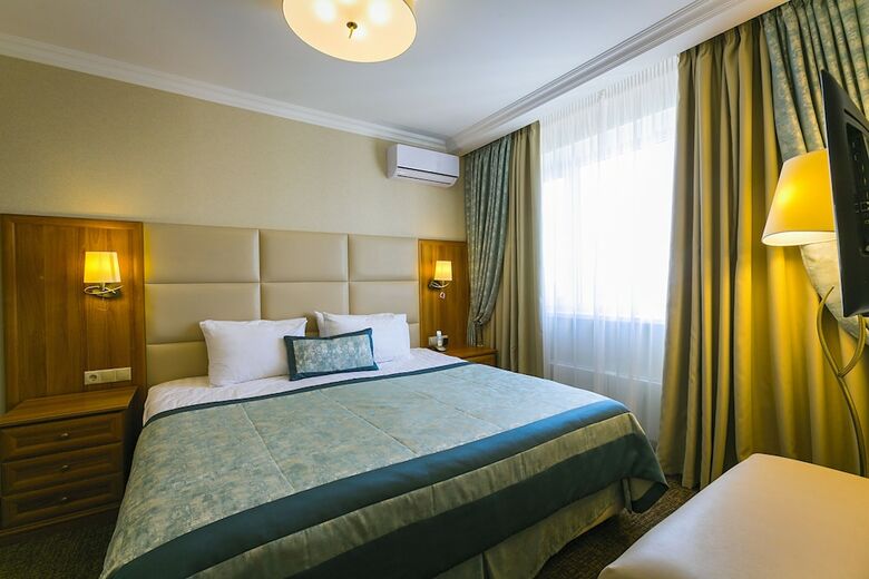 Hotel Salut
