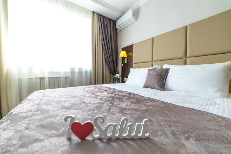 Hotel Salut