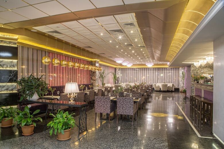 Hotel Salut