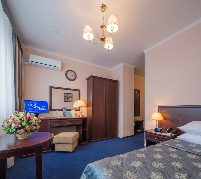 Hotel Salut