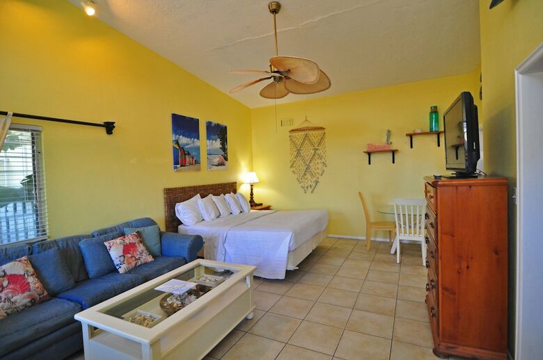 Lido Islander Inn