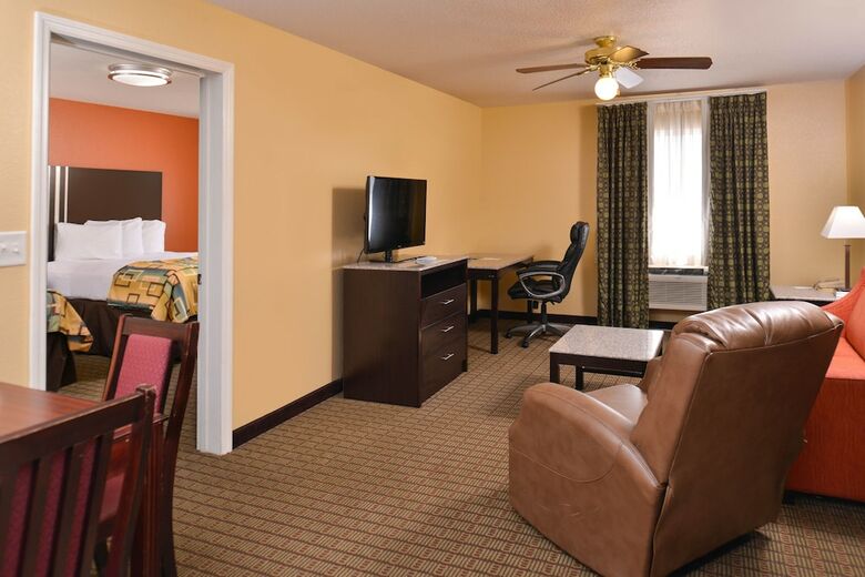 Motel Douglas Inn And Suites