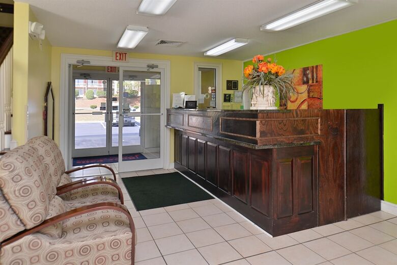 Motel Douglas Inn And Suites