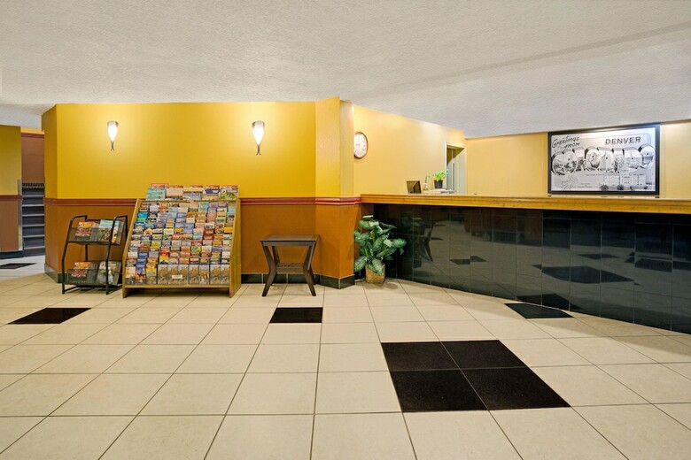 Motel Super 8 By Wyndham Denver Stapleton