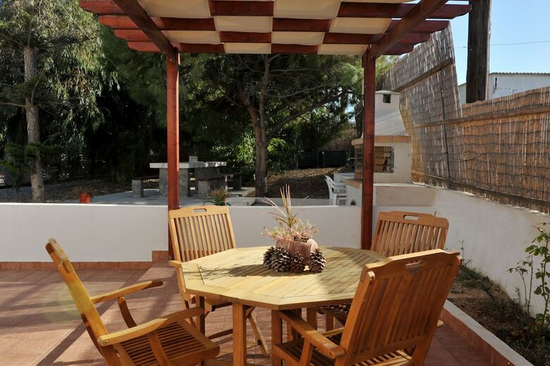 Apartamentos Tsakanos Home