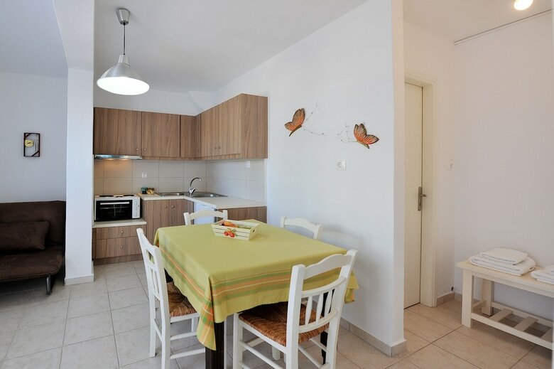 Tsakanos Apartments